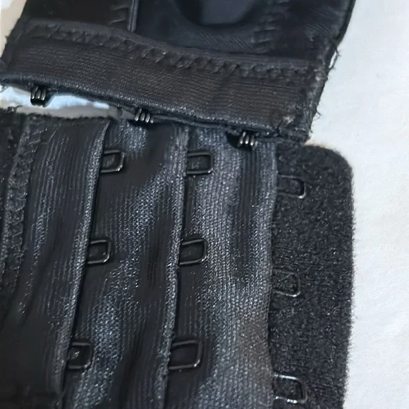 CARNIVAL 512 Black Molded Tuxedo Low Plunge‎ Full Figure Underwire Bra Sz 46DD - Picture 12 of 14